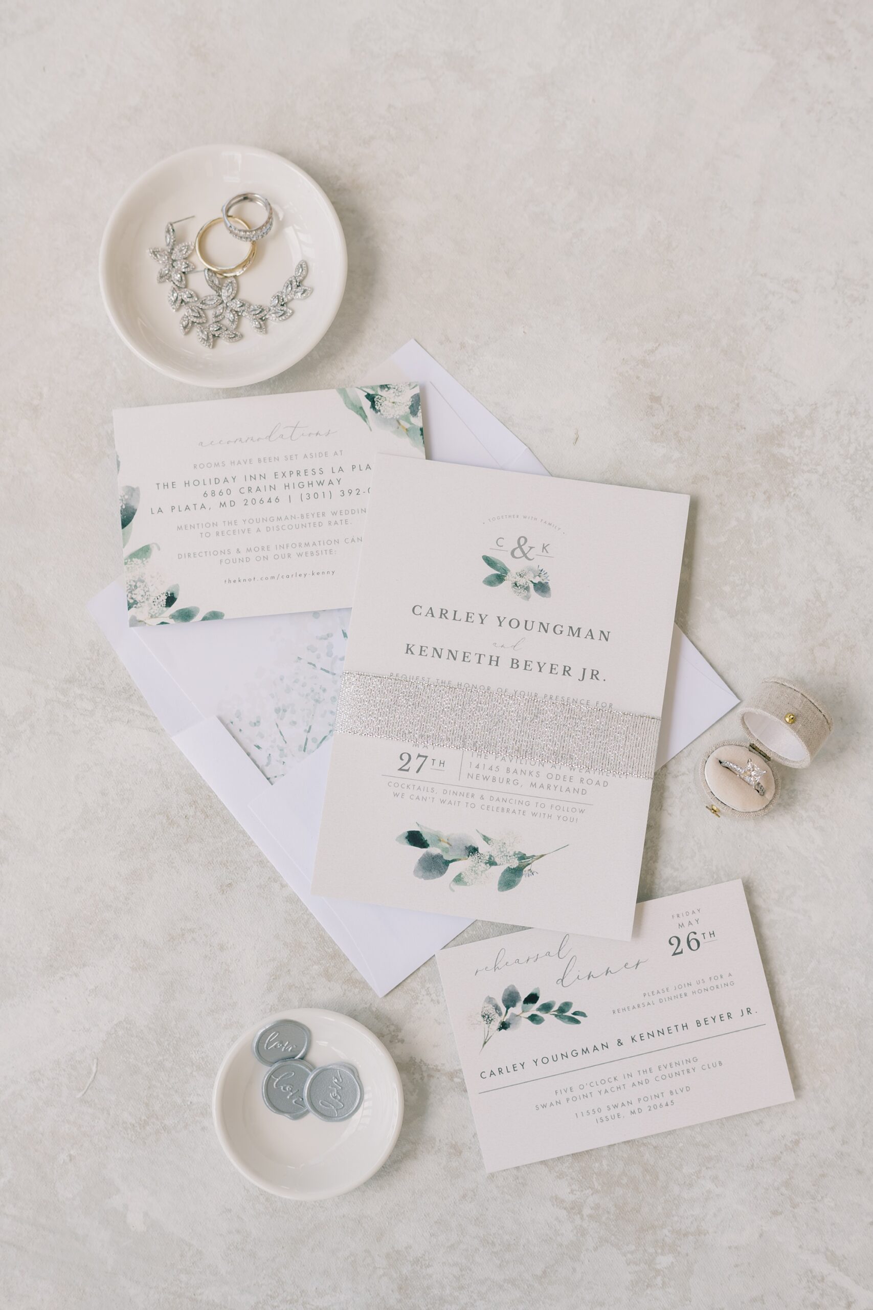 ivory and silver wedding stationery for summer wedding at the Pavilion at Weatherly