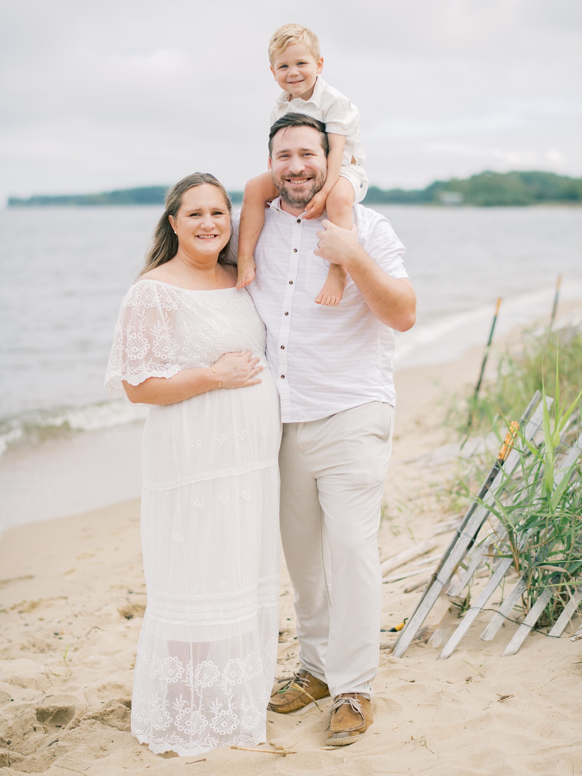 Maternity Session in Annapolis Maryland at Terrapin Park photographed by DMV photographer Amanda Wose Photography