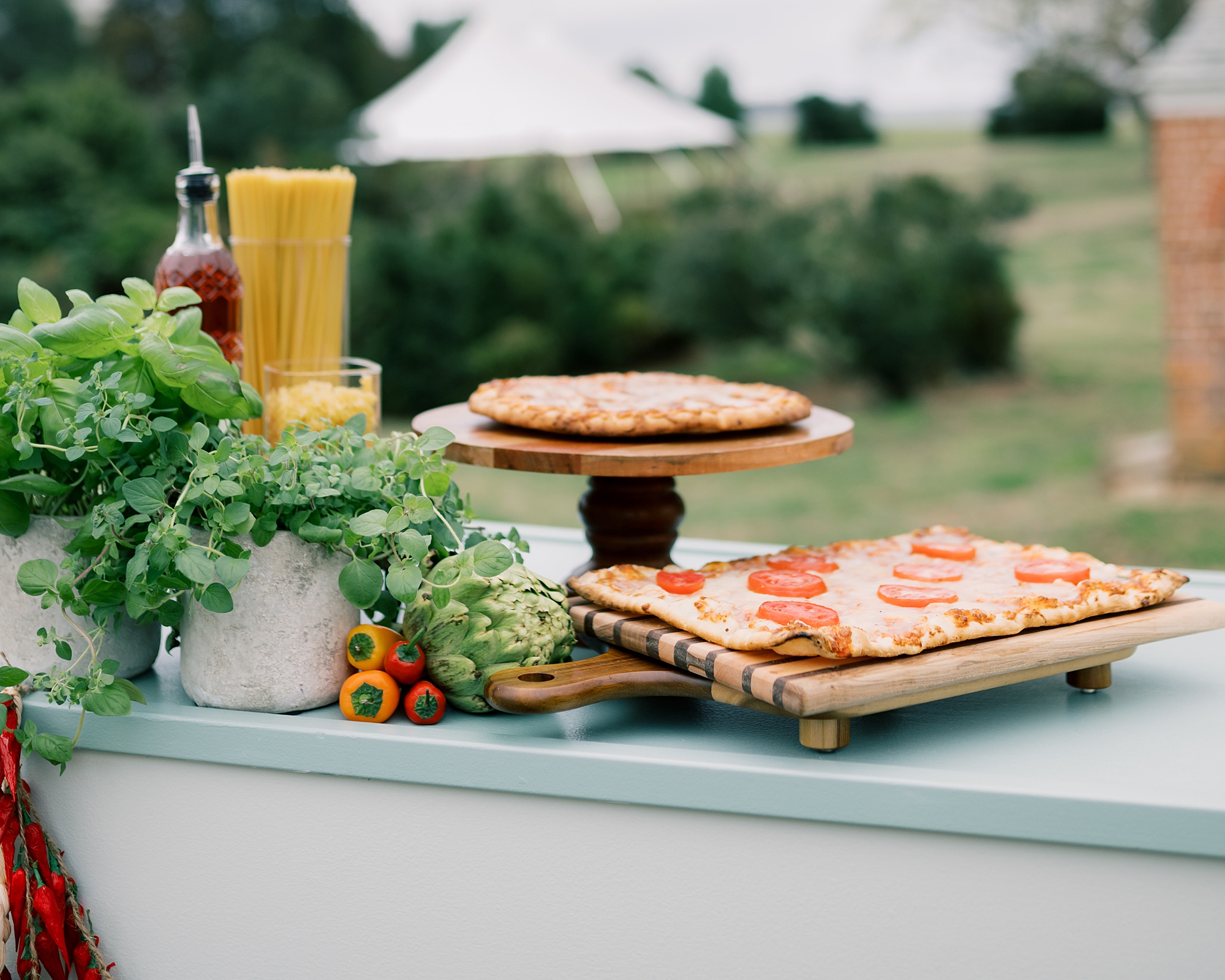 pizza party wedding rehearsal dinner - inspiration for wedding weekend with bold color