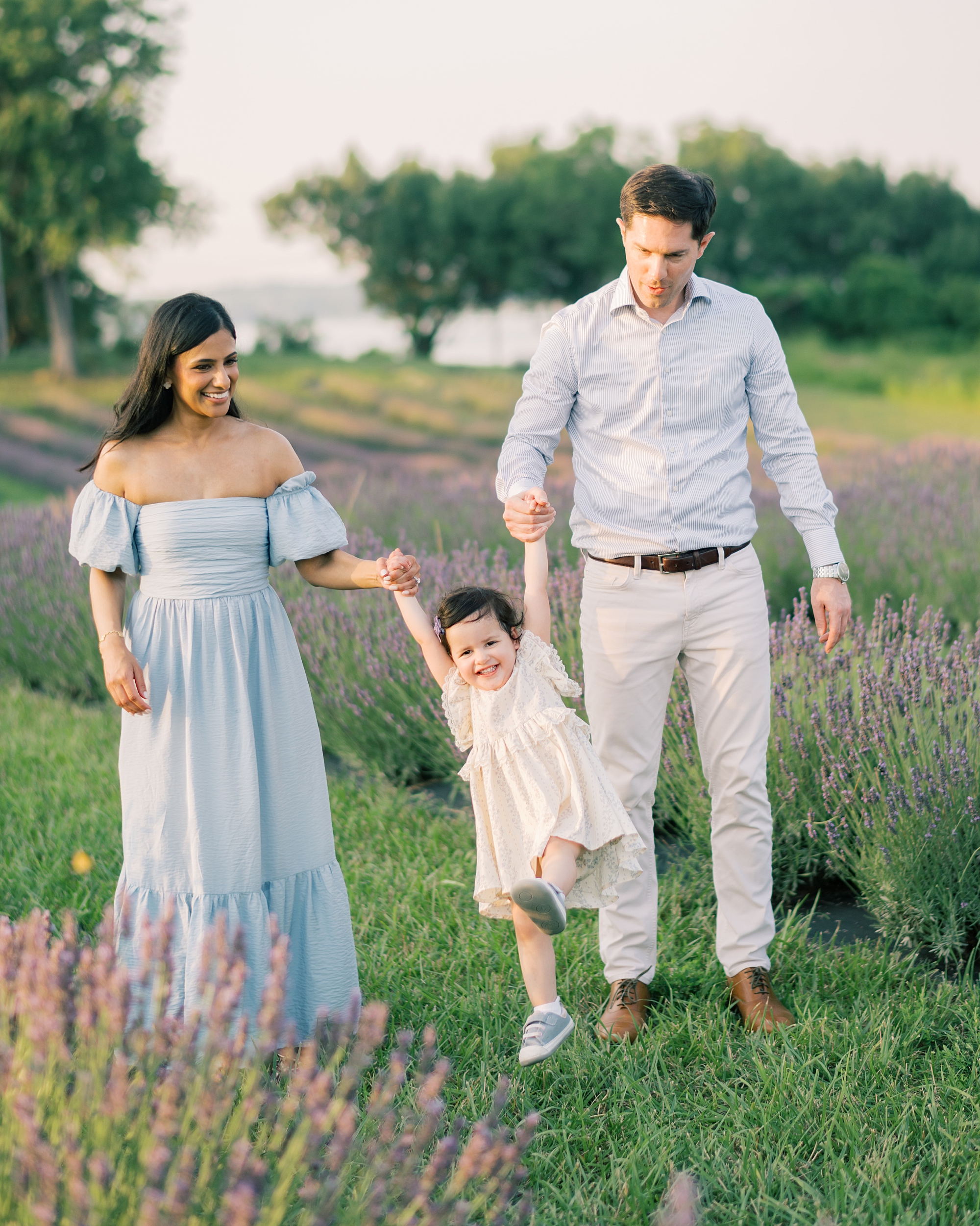 5 tips for lavender field family photos from Maryland family photographer