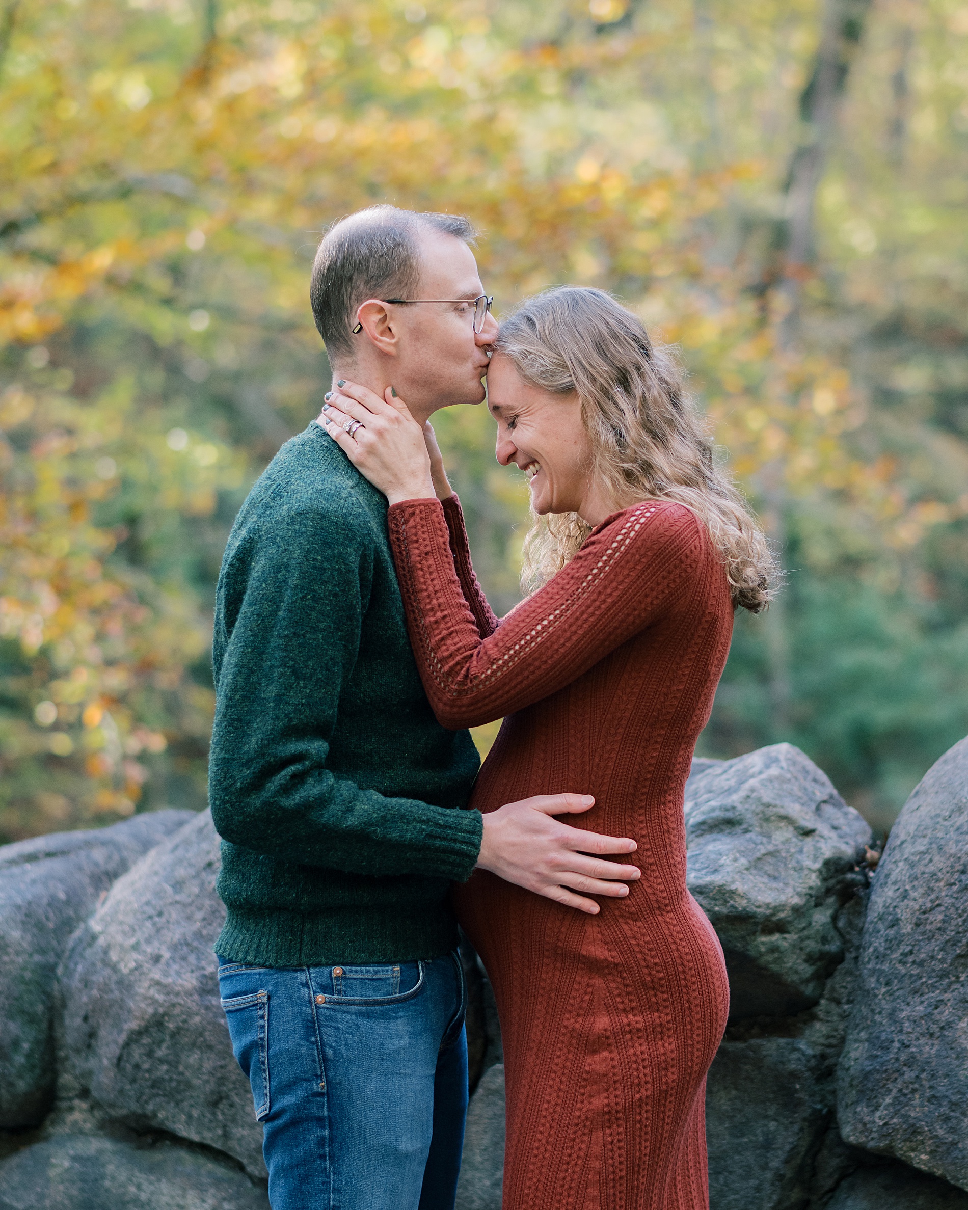 candid maternity portraits 